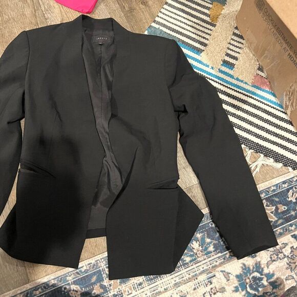 Theory black blazer size 2 - Picture 2 of 8